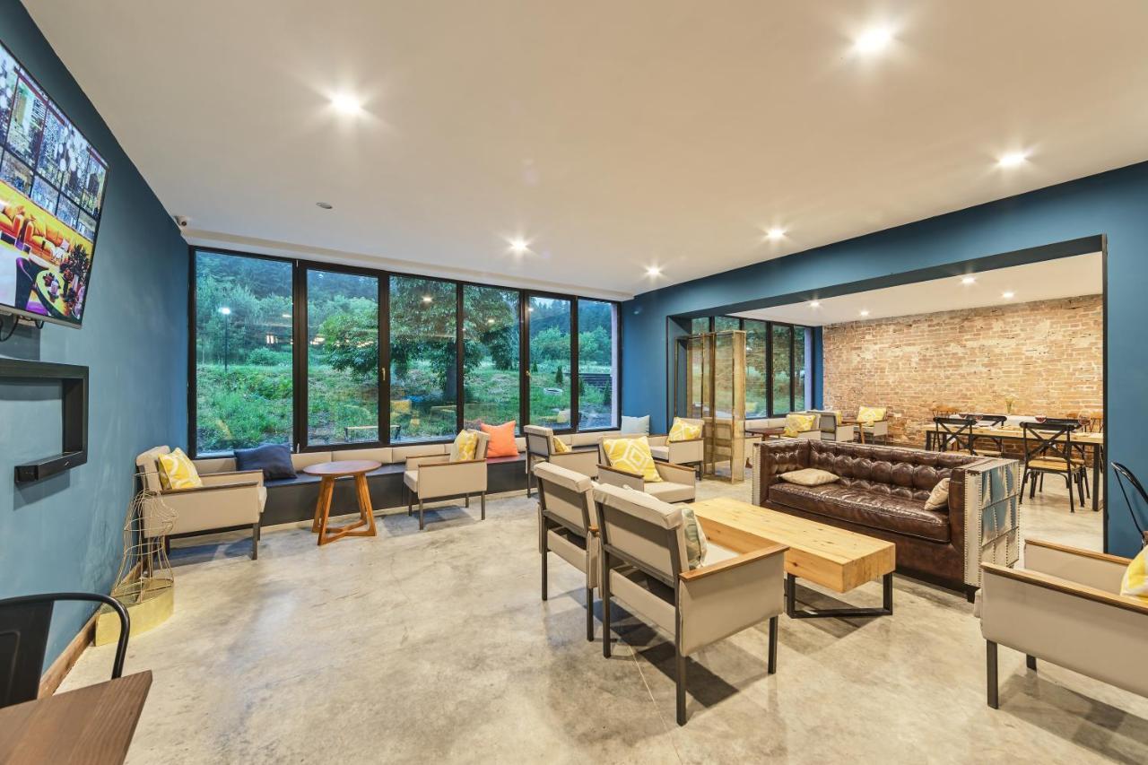 Mountain Resort Gantiadi 博尔若米 外观 照片